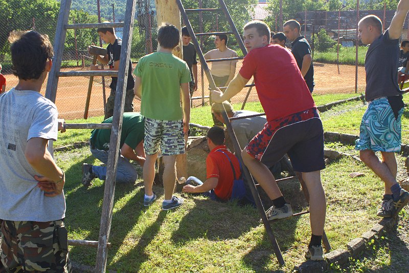 Stavanie maja (39).JPG